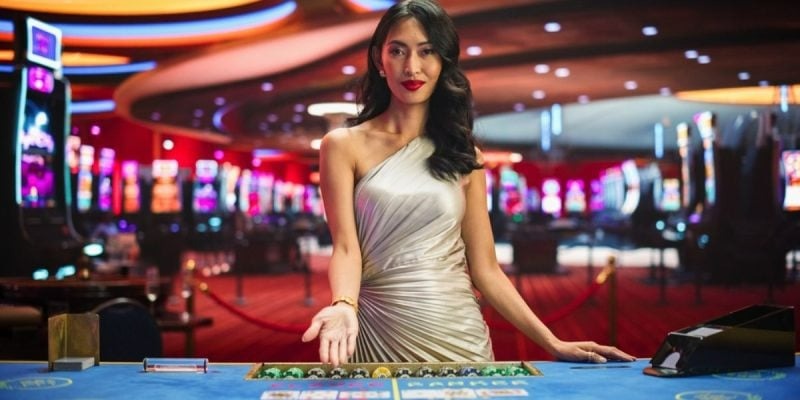 Không khí sòng bạc thật được tái hiện chân thực qua sảnh live casino